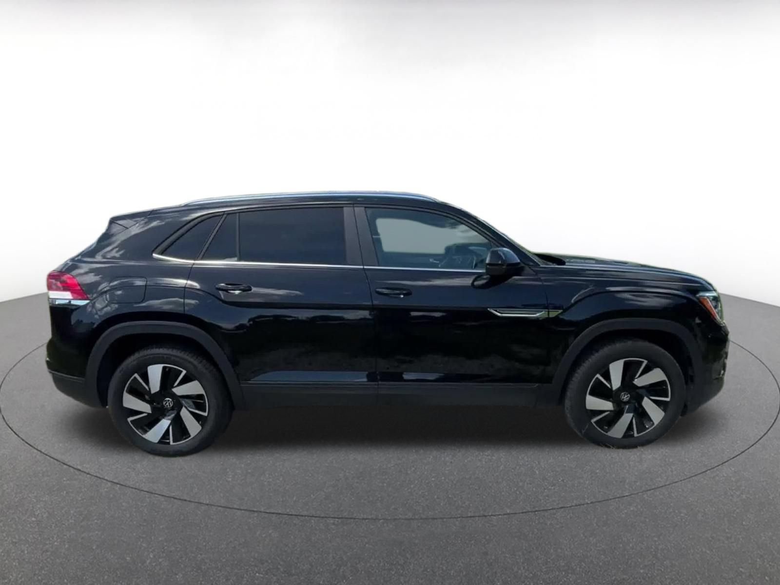 Used 2026 Volkswagen Atlas Cross Sport SE FWD image 15