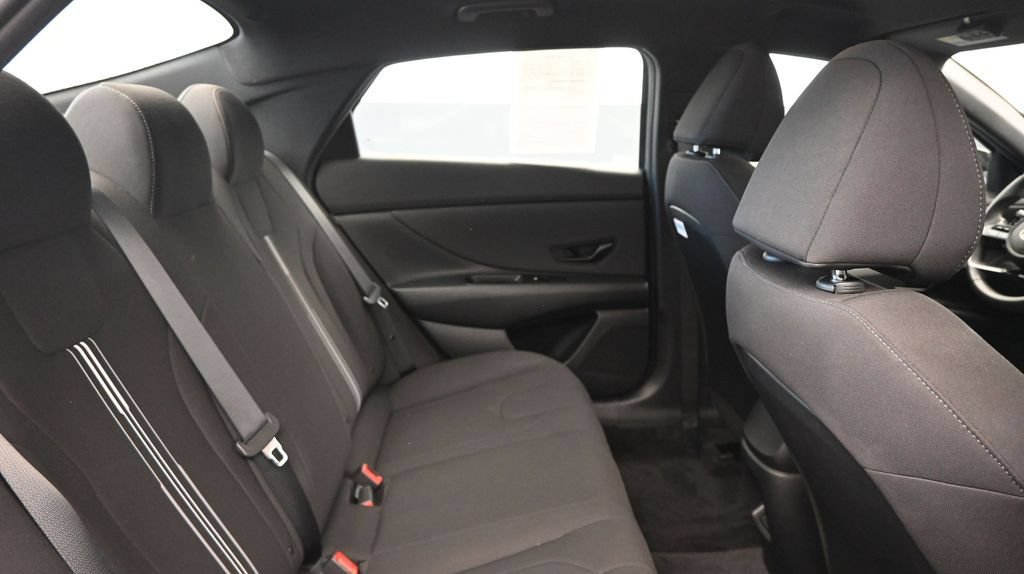 Certified 2025 Hyundai Elantra Sport FWD image 14
