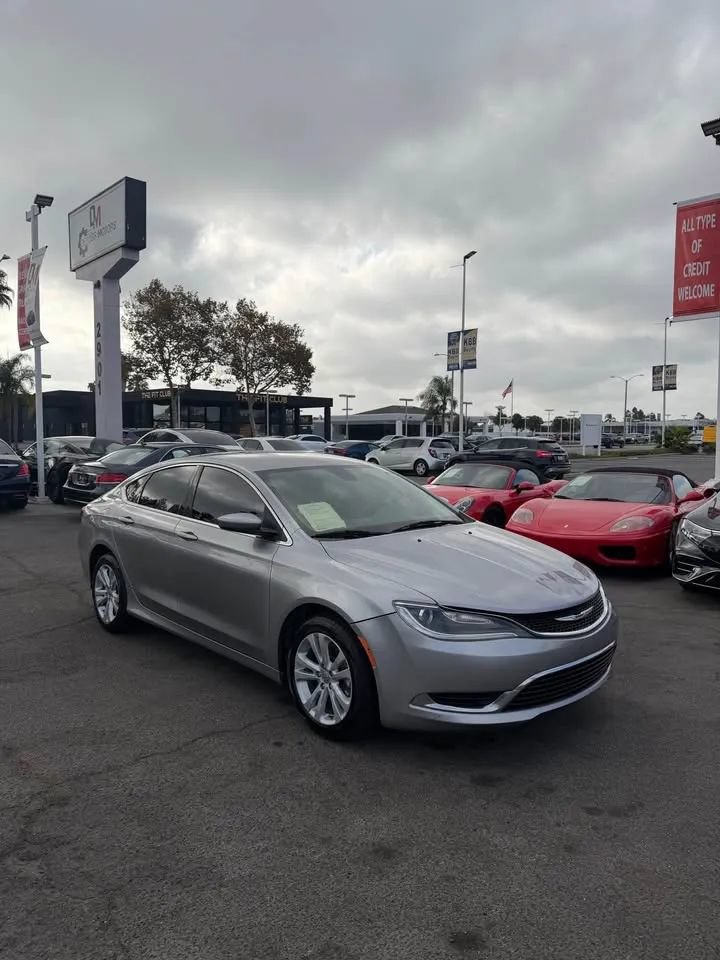 Used 2015 Chrysler 200 Limited w/ Convenience Group FWD image 3