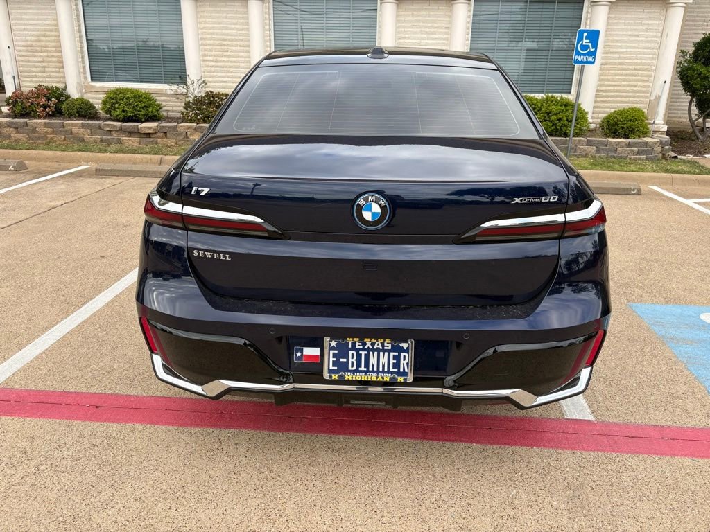 Used 2023 BMW i7 xDrive60 image 13