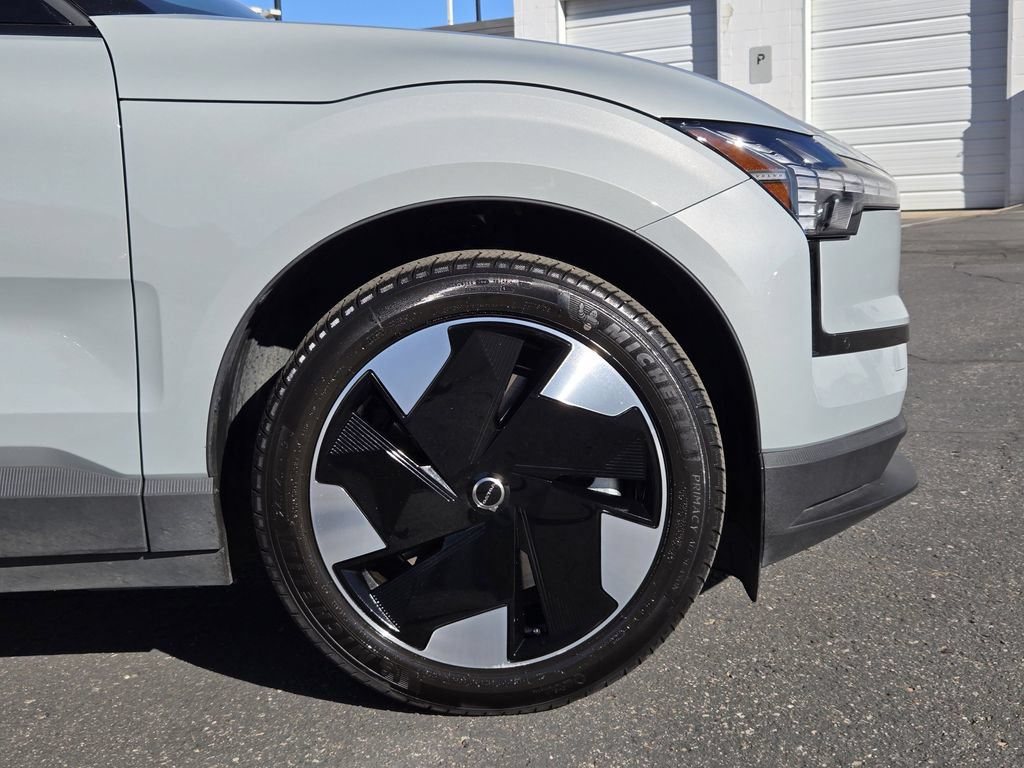 Used 2025 Volvo EX30 Plus w/ Protection Package Premier AWD/4WD image 9
