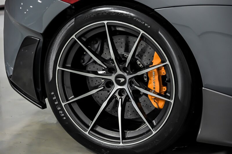 Used 2019 McLaren 600LT RWD image 12