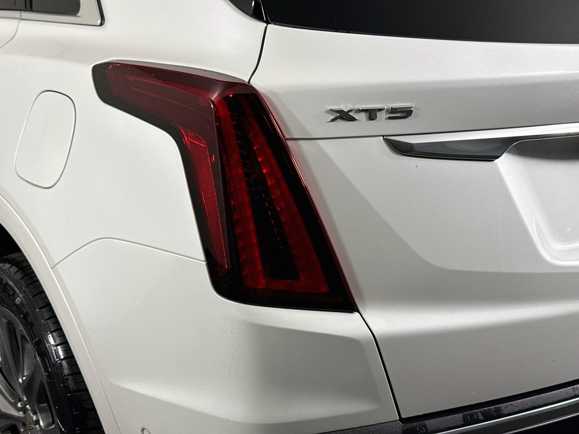 Used 2020 Cadillac XT5 Premium Luxury FWD image 36
