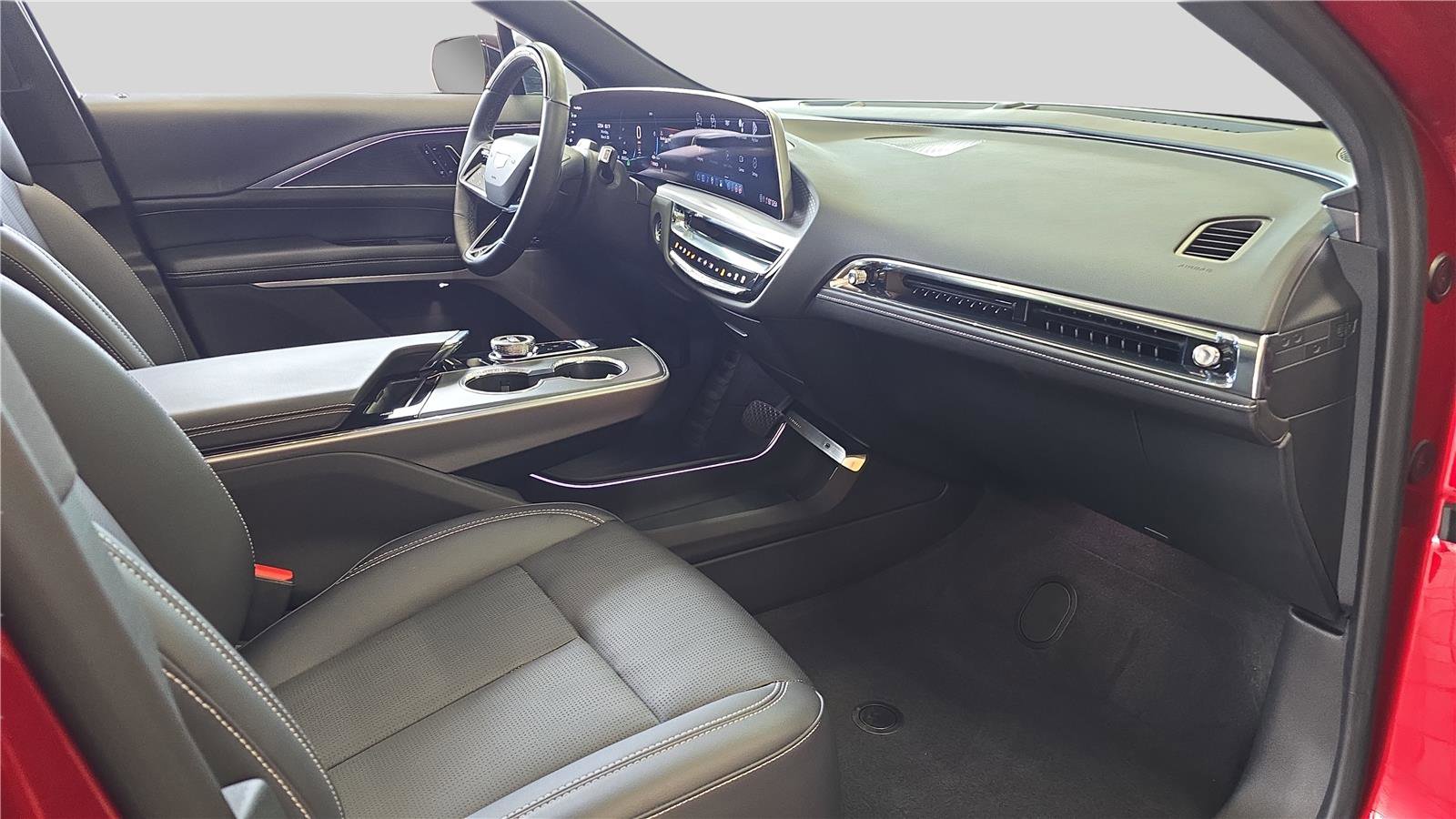 Used 2025 Cadillac Lyriq Luxury w/ LPO, Floor Liner Package image 16