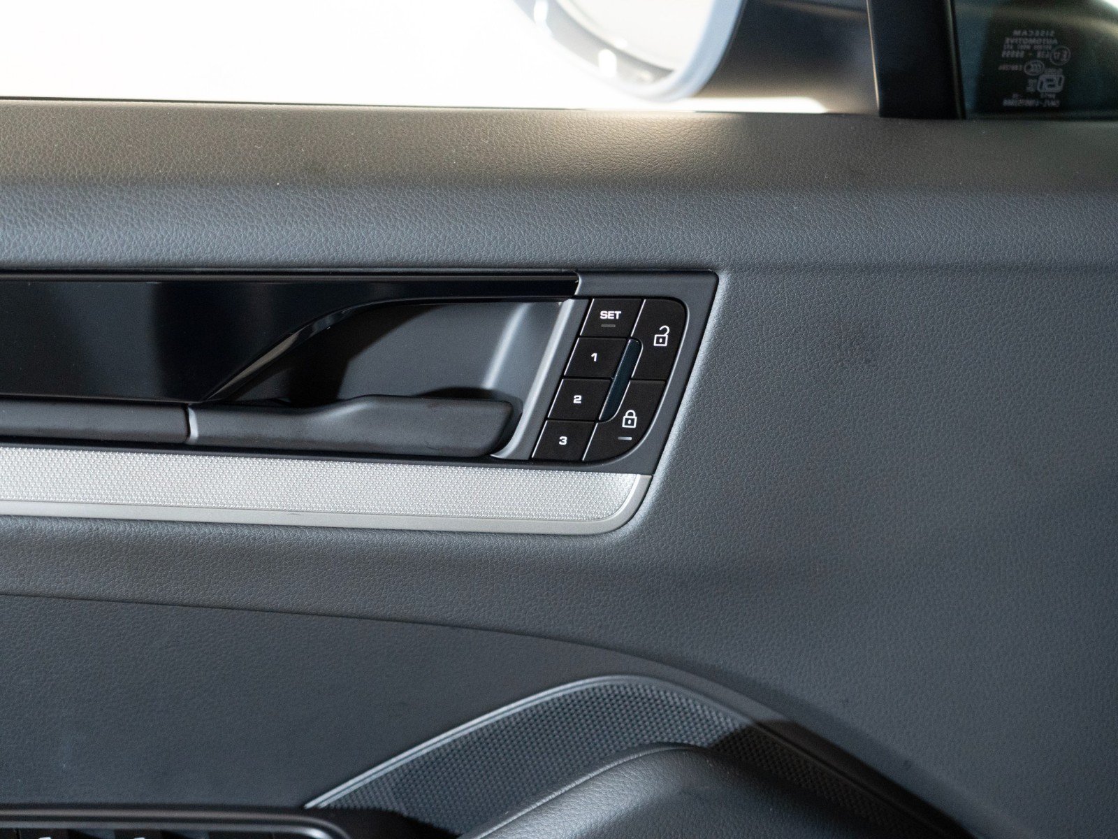 Certified 2026 Porsche Cayenne AWD/4WD image 17