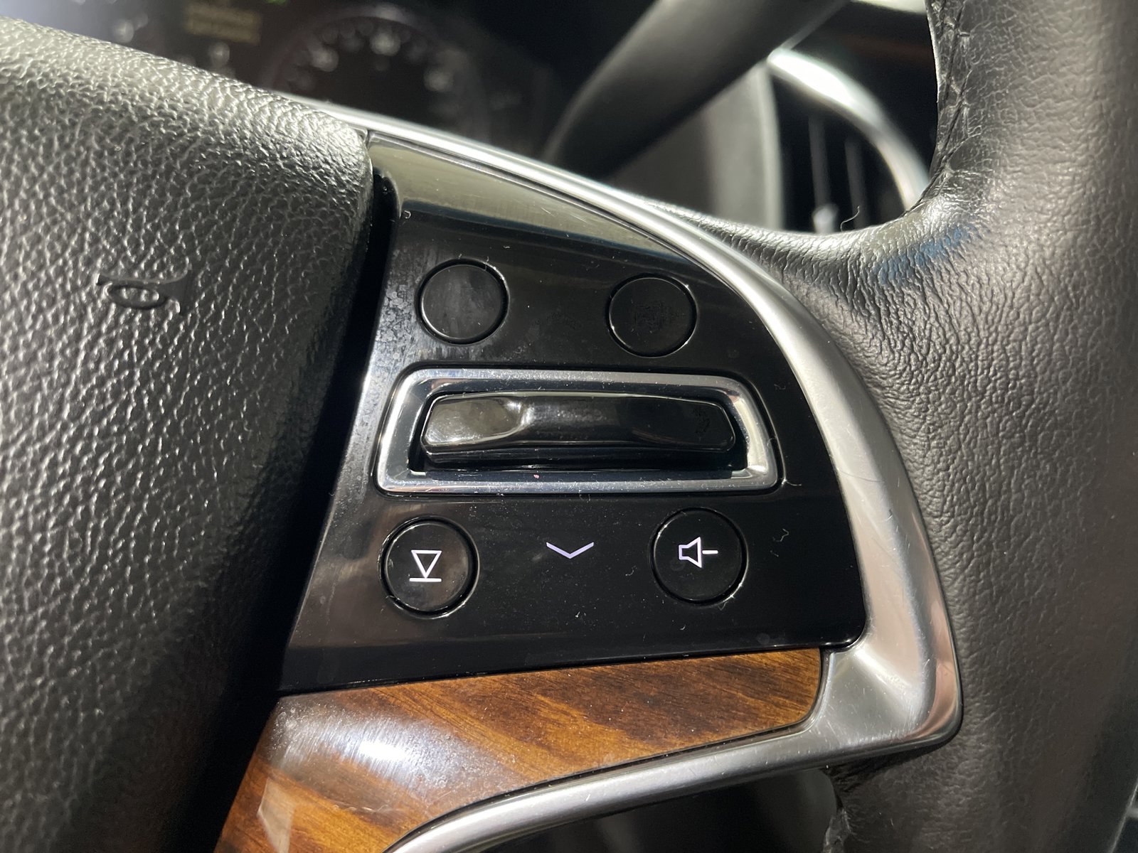 Used 2015 Cadillac Escalade ESV Premium AWD/4WD image 29