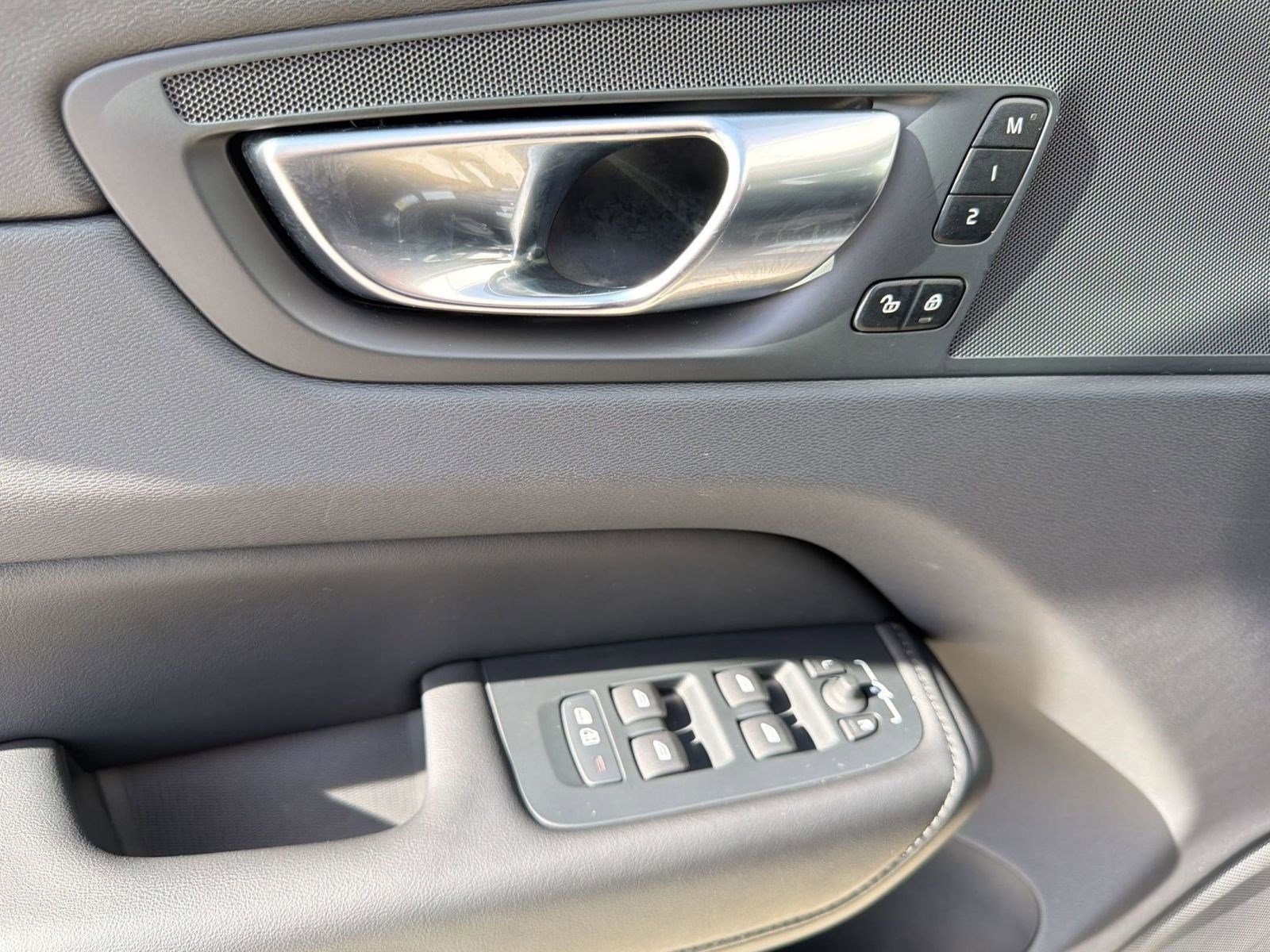 Certified 2025 Volvo XC60 B5 Plus image 12