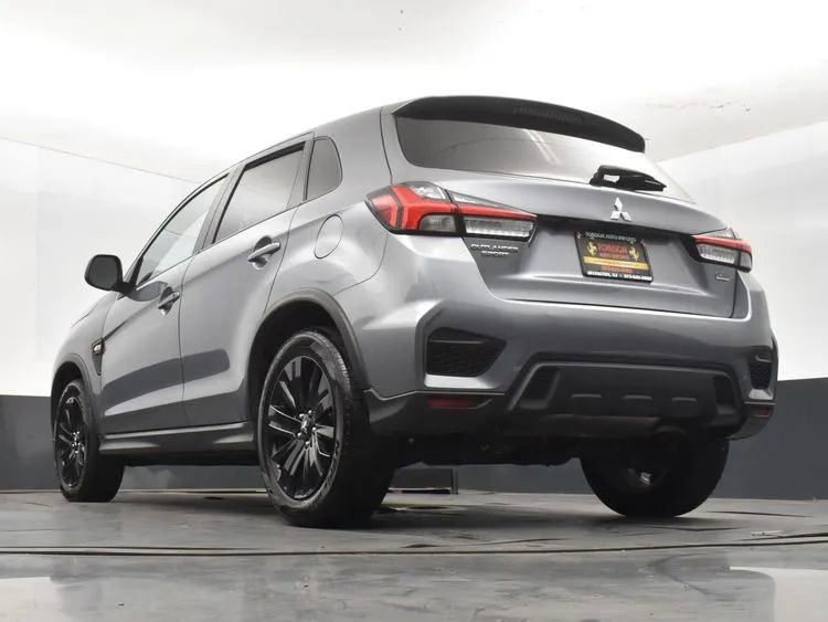 Used 2025 Mitsubishi Outlander Sport LE AWD/4WD image 12
