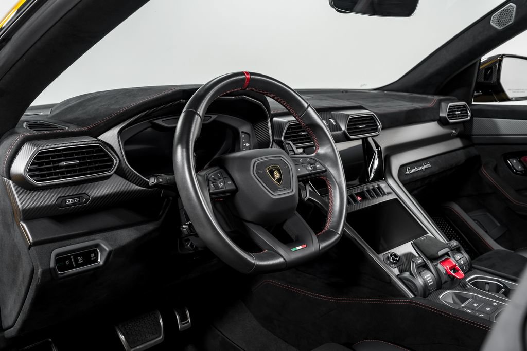 Used 2023 Lamborghini Urus Performante AWD/4WD image 13