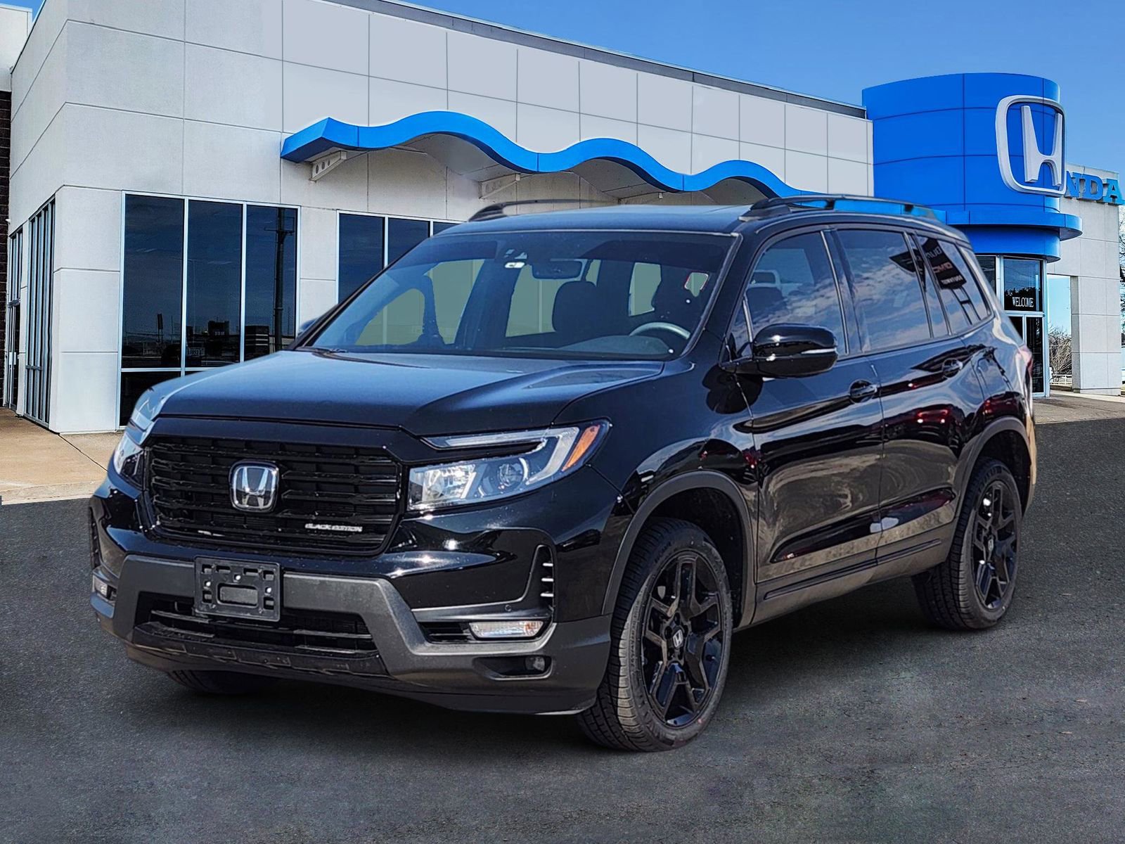 Used 2024 Honda Passport Black Edition image 2