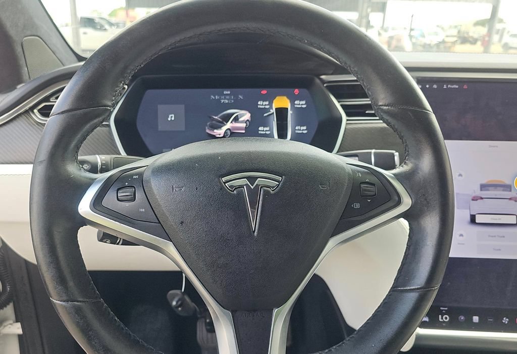 Used 2017 Tesla Model X 75D AWD/4WD image 5