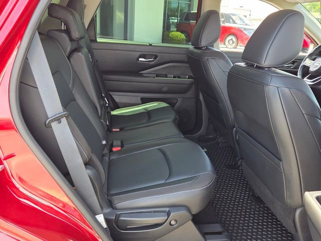 Used 2022 Nissan Pathfinder SL AWD/4WD image 17