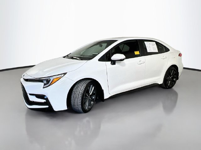 Used 2024 Toyota Corolla SE w/ SE Premium Package FWD image 4