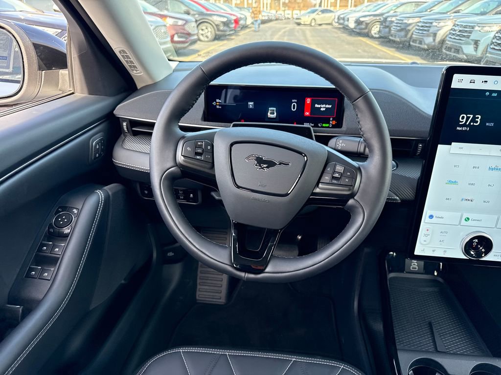Used 2025 Ford Mustang Mach-E Select w/ Comfort Package Lite image 17