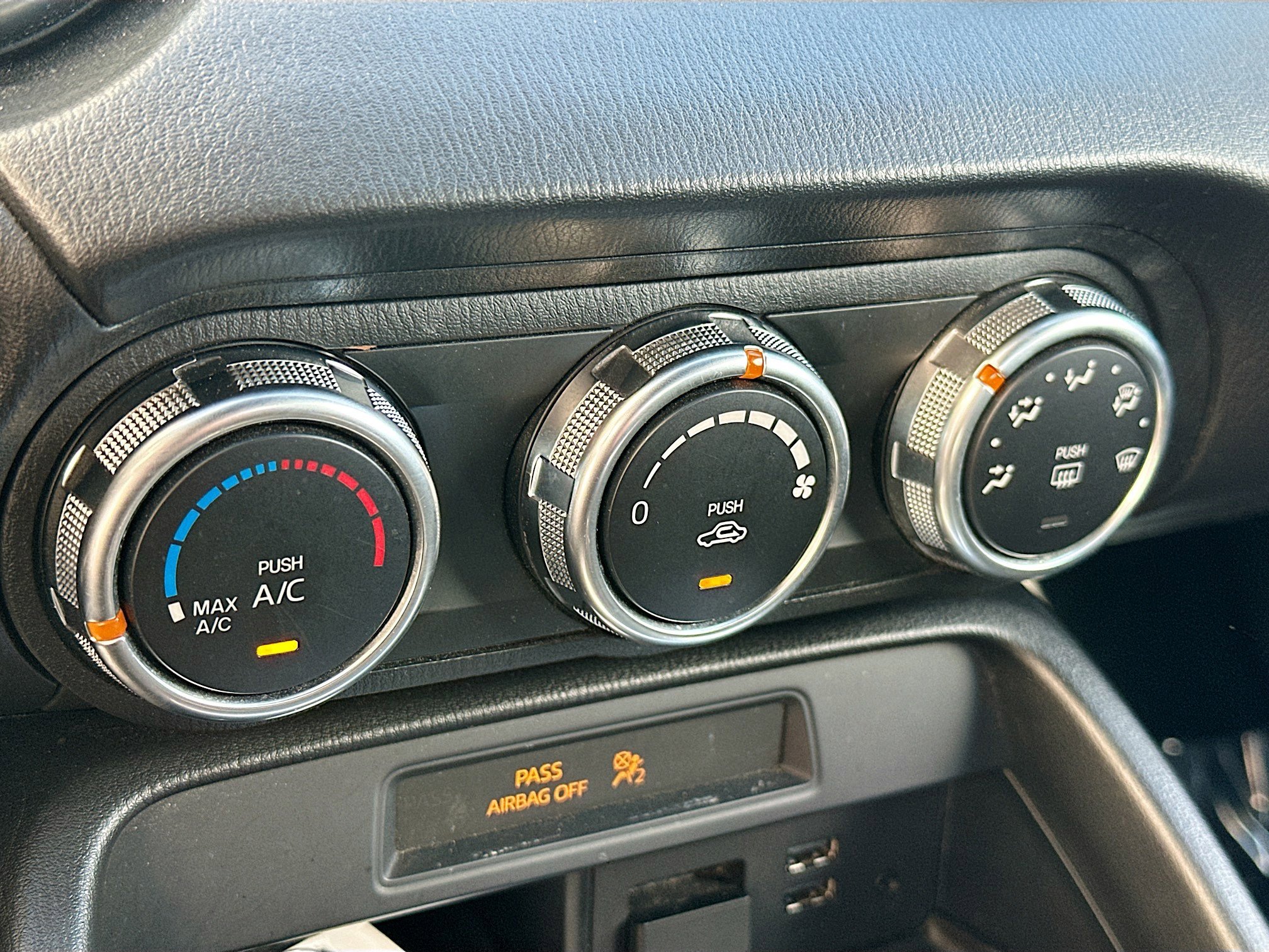 Used 2019 FIAT 124 Spider Classica w/ Technology Group image 16