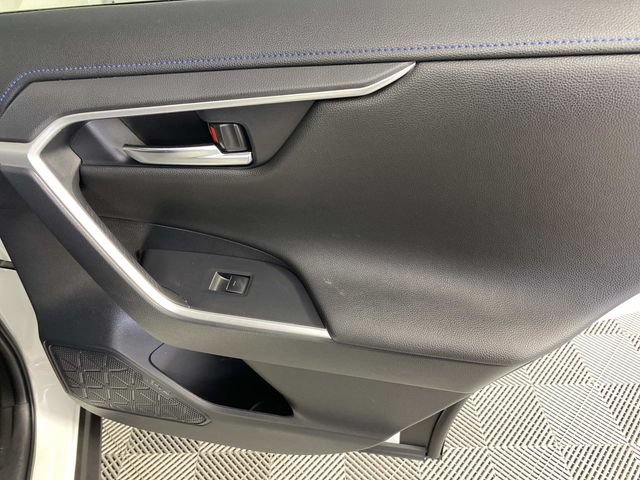 Used 2022 Toyota RAV4 XSE AWD/4WD image 23