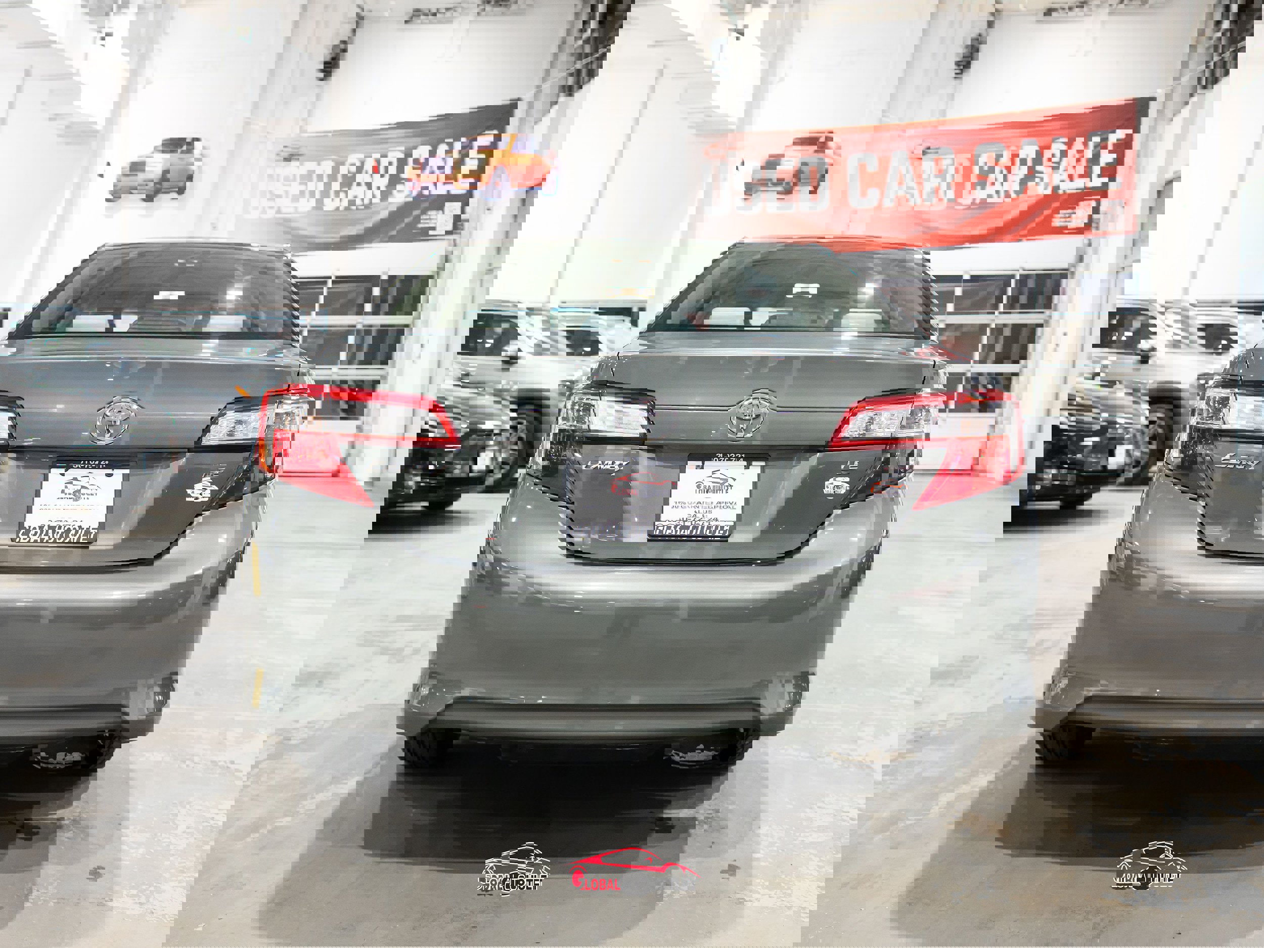 Used 2013 Toyota Camry LE image 6