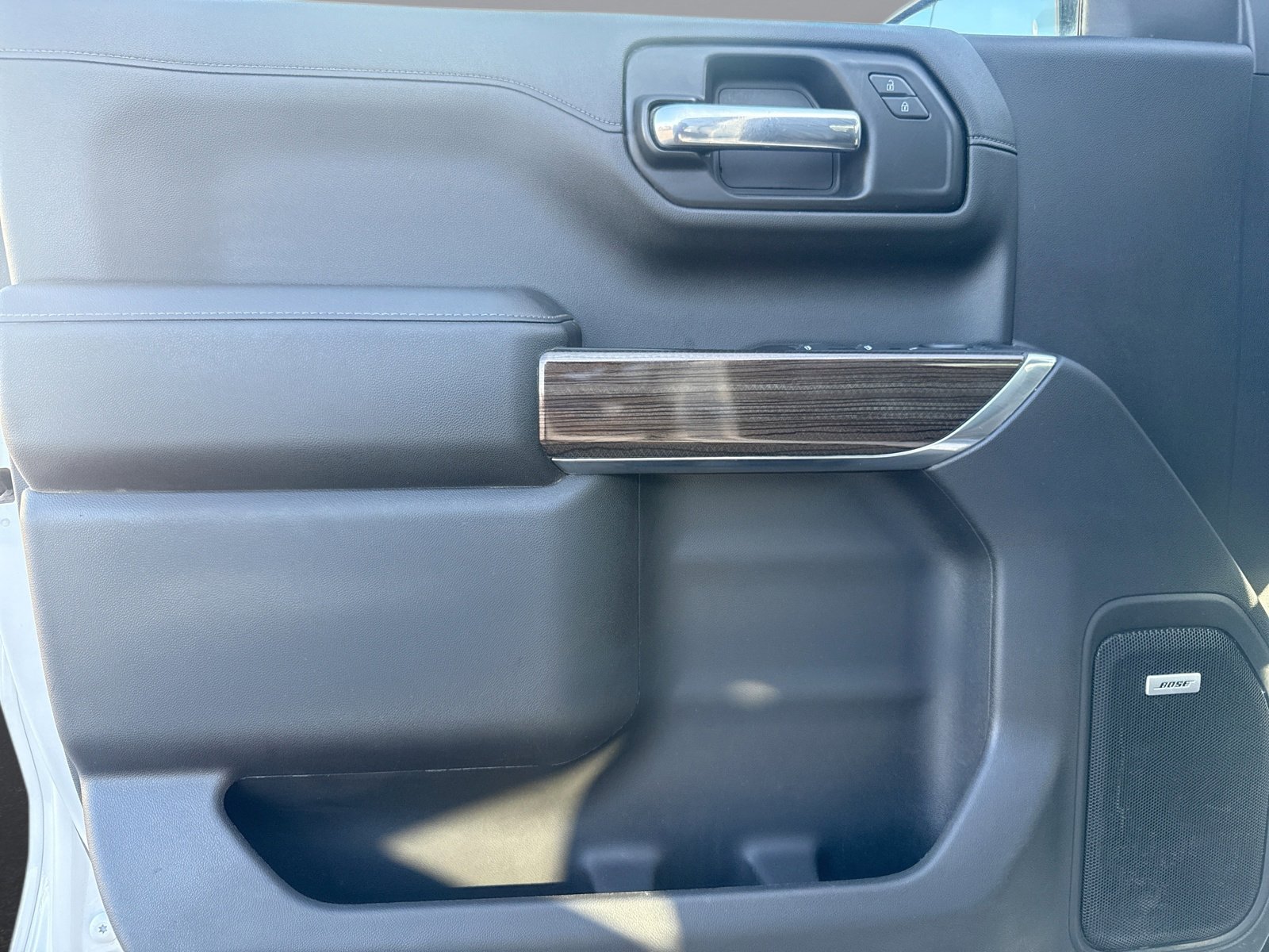 Used 2022 Chevrolet Silverado 1500 LT Trail Boss w/ Convenience Package II AWD/4WD image 17