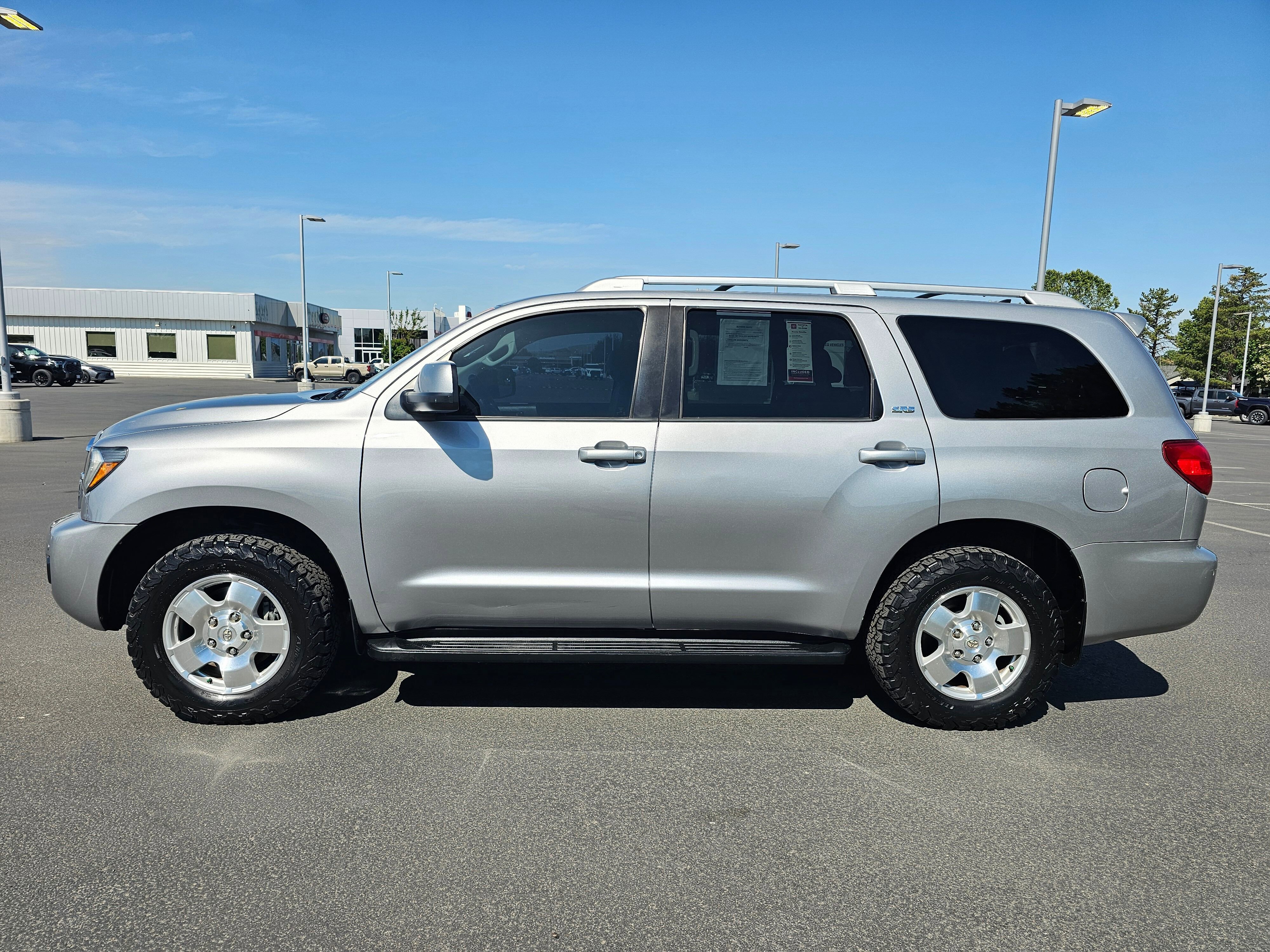 Used 2019 Toyota Sequoia SR5 AWD/4WD image 34