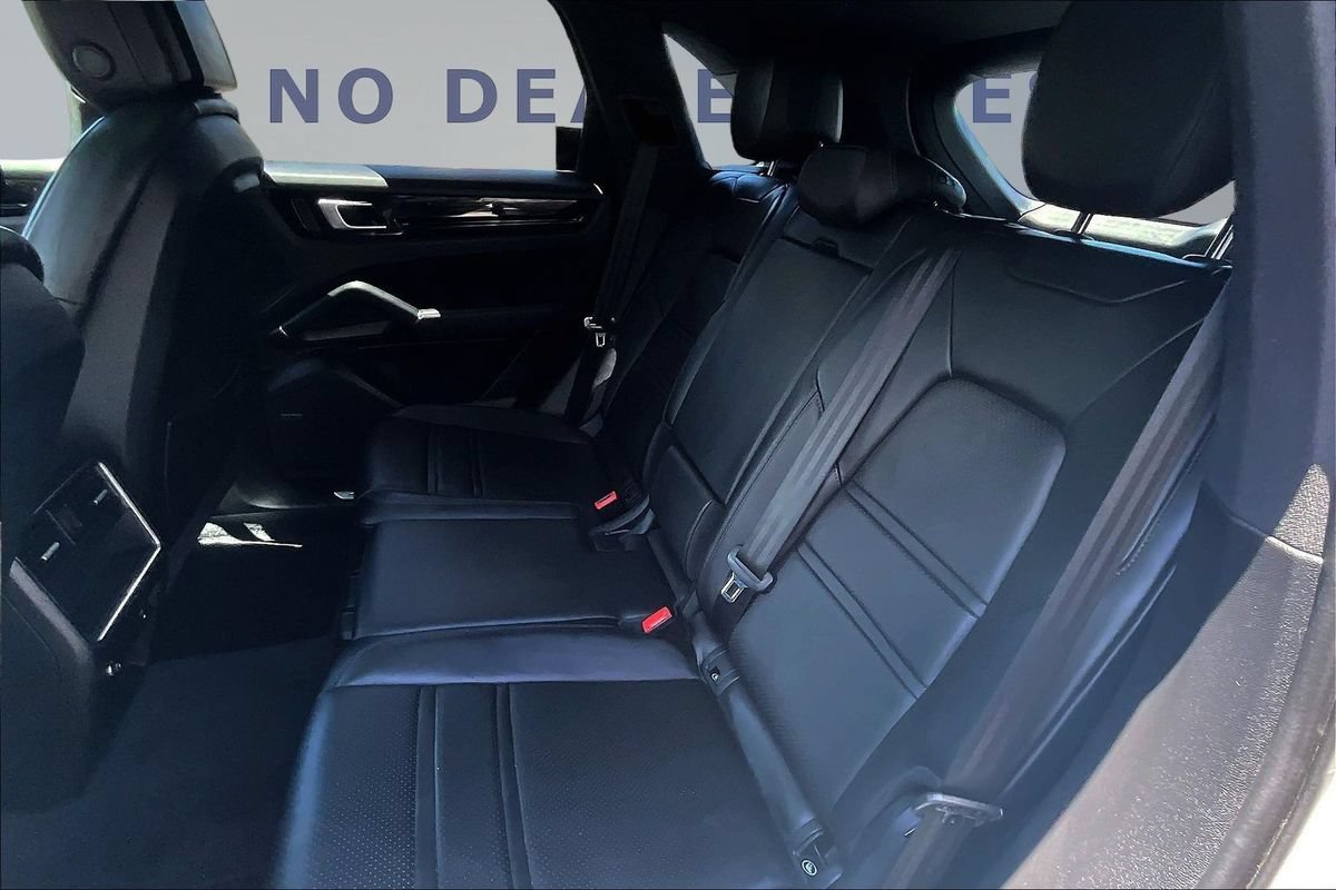 Used 2022 Porsche Cayenne AWD/4WD image 22