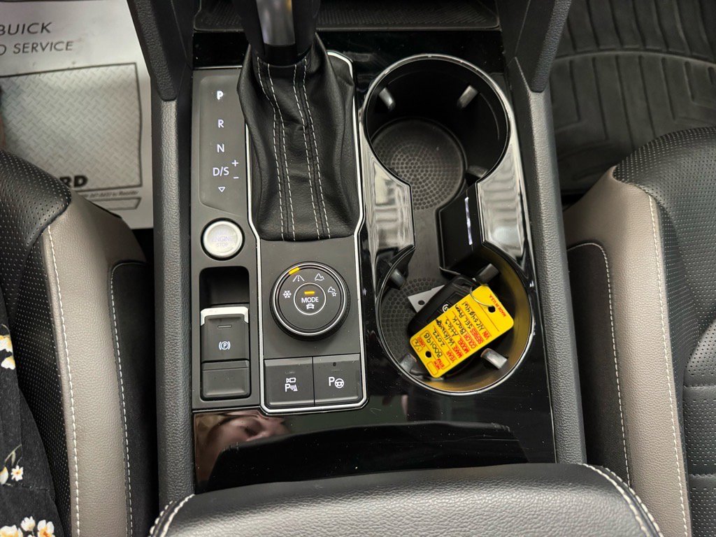 Used 2022 Volkswagen Atlas SEL Premium image 23