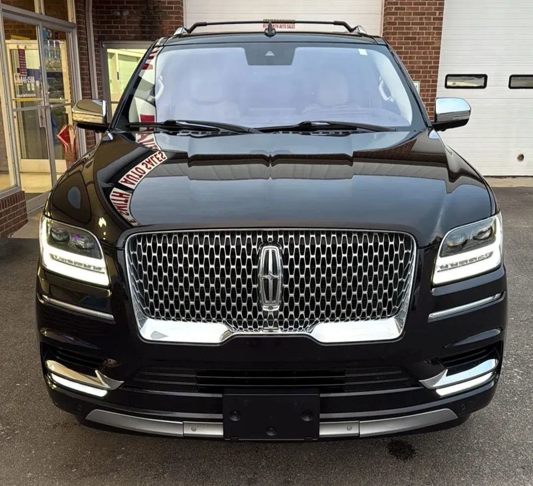 Used 2019 Lincoln Navigator L Black Label w/ Cargo Package image 4