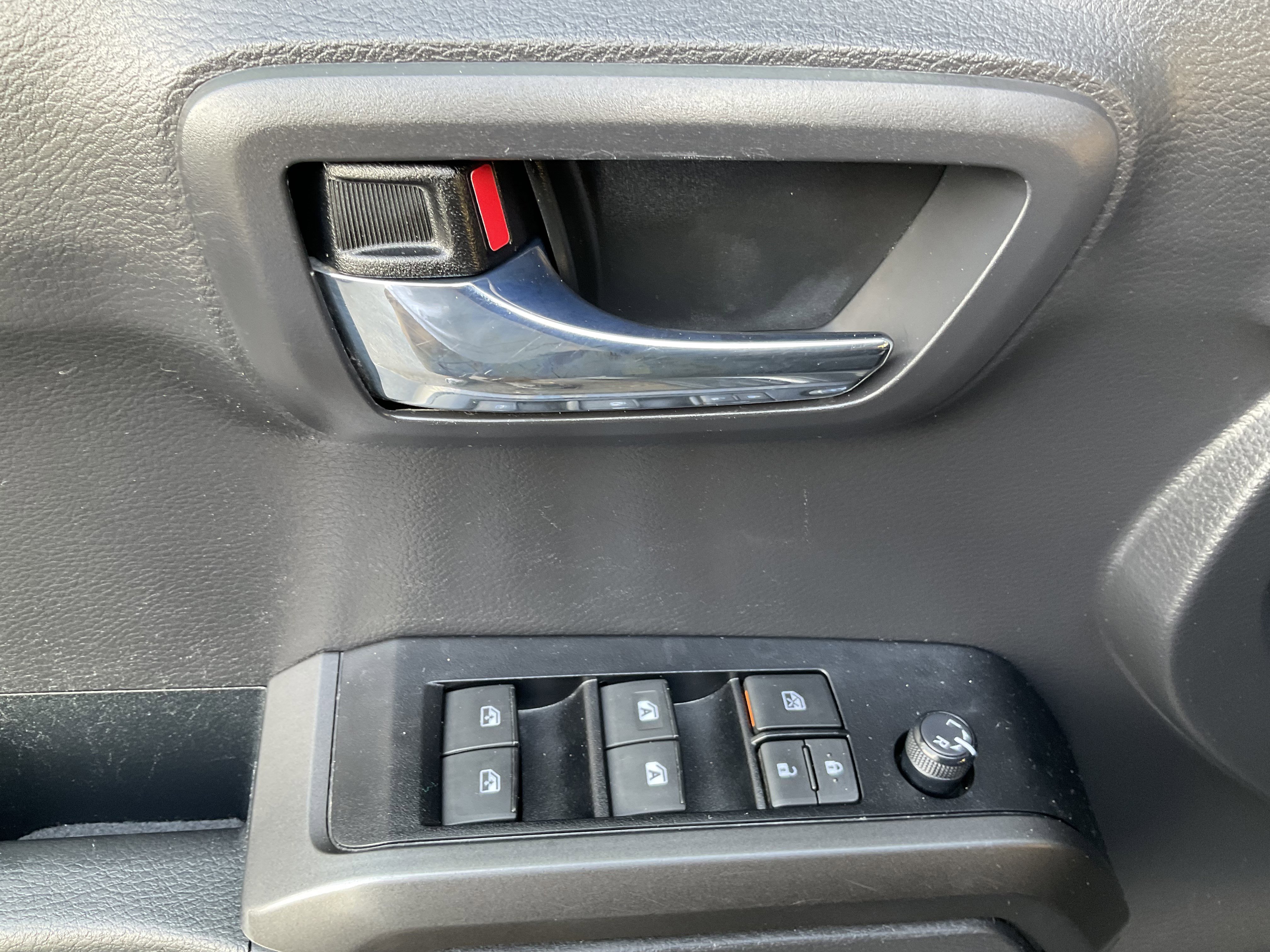 Used 2023 Toyota Tacoma TRD Off-Road w/ Black Out Package (TMS) image 26