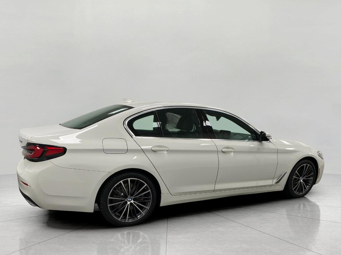 Certified 2023 BMW 530i xDrive w/ Premium Package image 2