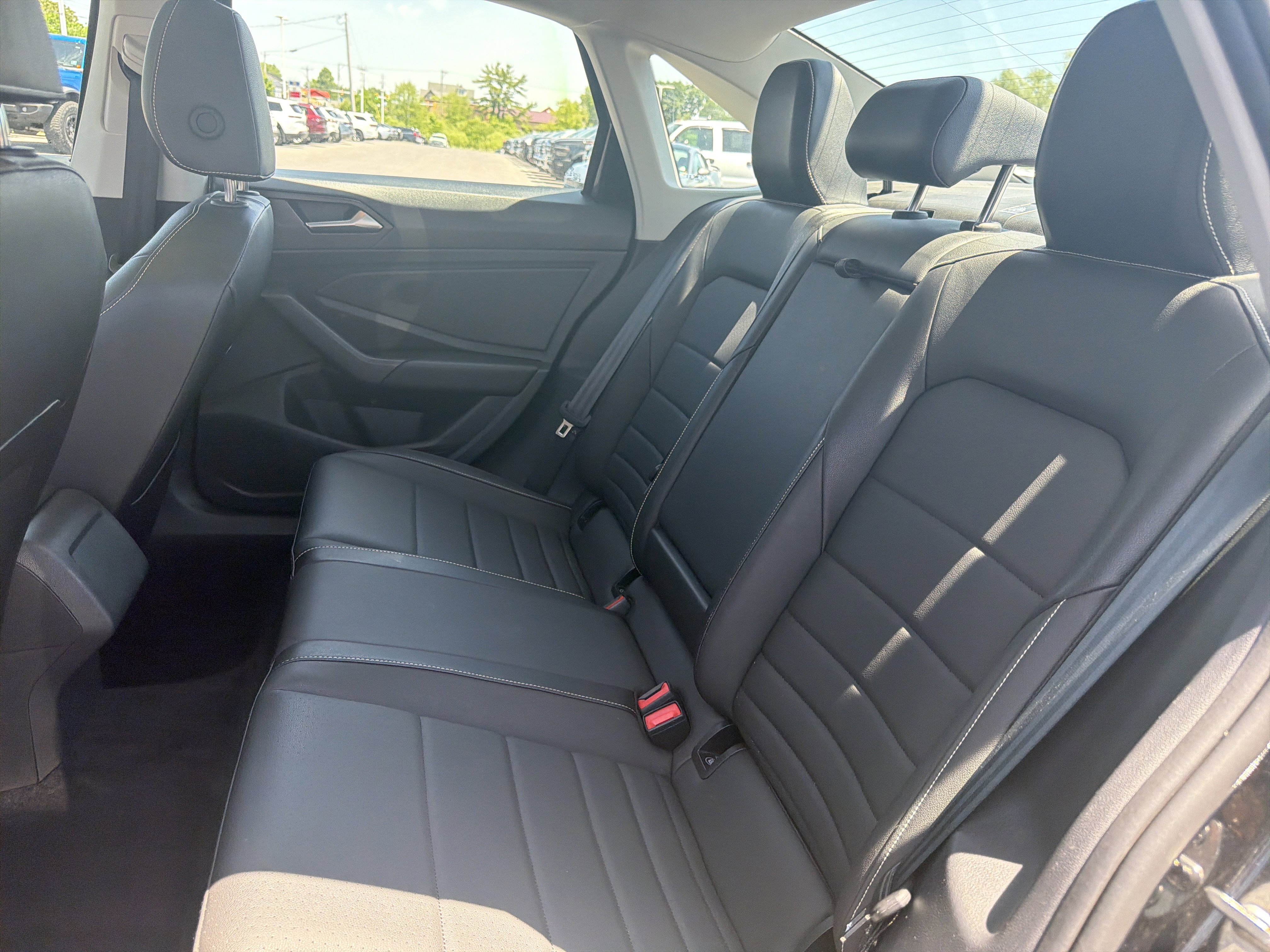 Used 2024 Volkswagen Jetta SE FWD image 13