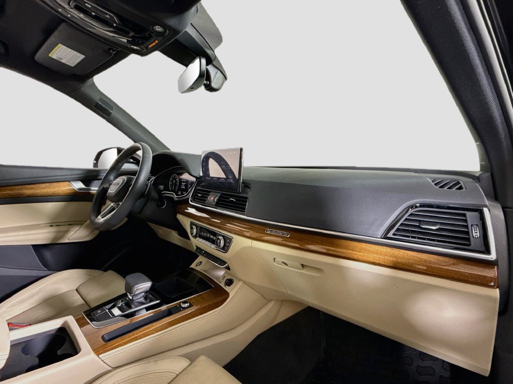 Used 2024 Audi Q5 e Premium Plus w/ Premium Plus Package AWD/4WD image 15