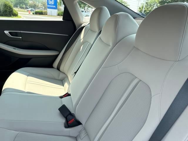 Used 2023 Hyundai Sonata SE w/ Preferred Accessory Package image 13