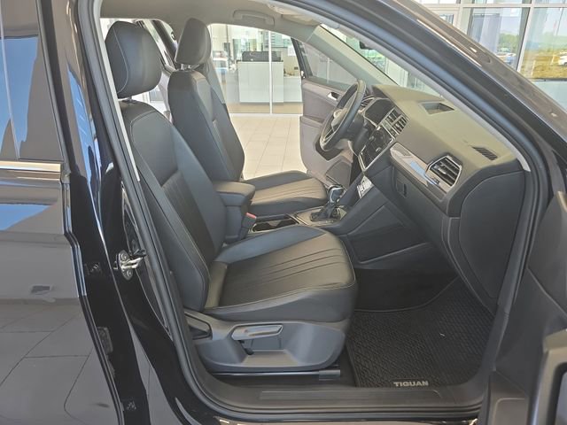 Used 2023 Volkswagen Tiguan SE FWD image 19