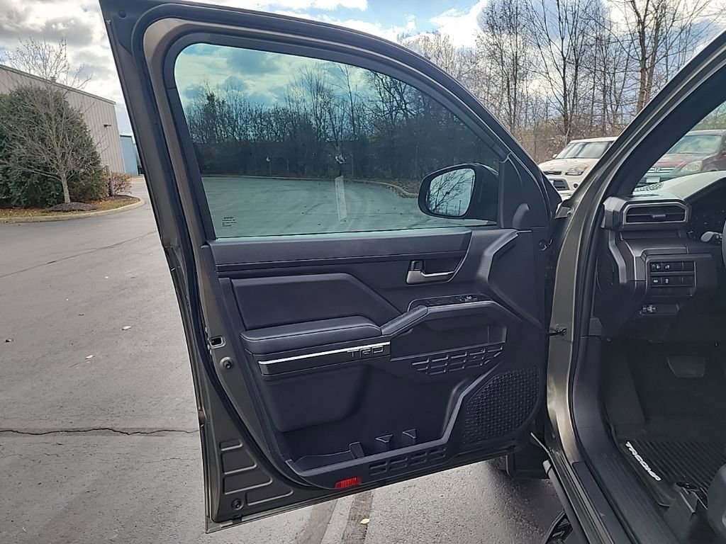 Used 2025 Toyota Tacoma TRD Off-Road image 14