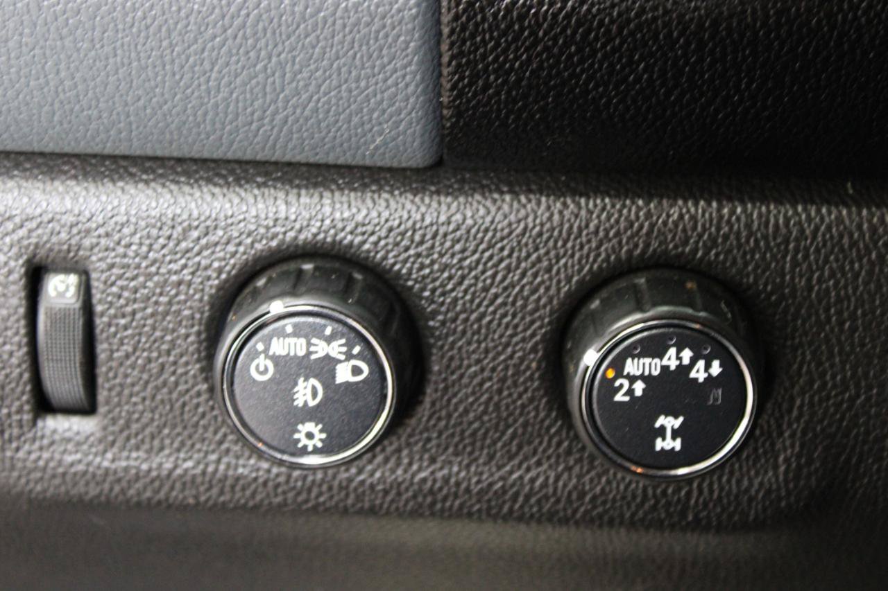 Used 2021 Chevrolet Colorado Z71 w/ Z71 Midnight Edition AWD/4WD image 26