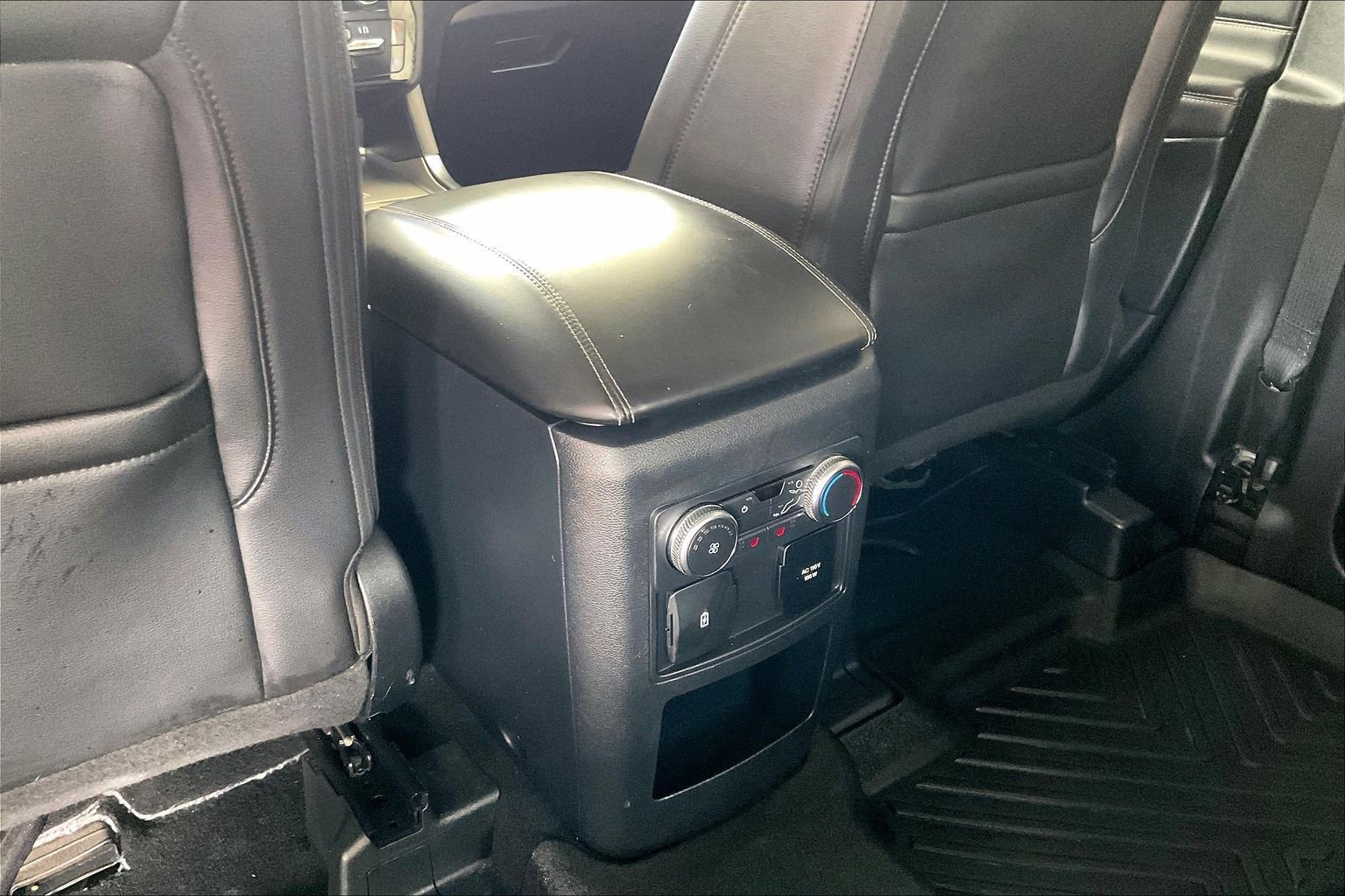 Used 2021 Ford Explorer Limited w/ Equipment Group 301A AWD/4WD image 10