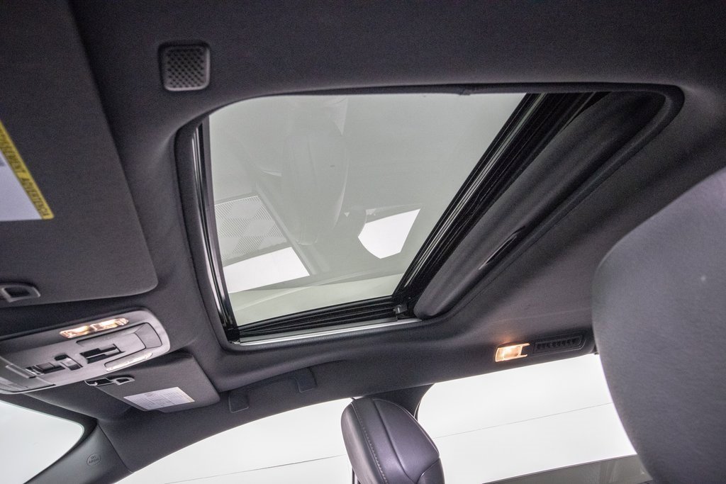 Used 2024 Toyota Sienna XLE Woodland Edition image 29