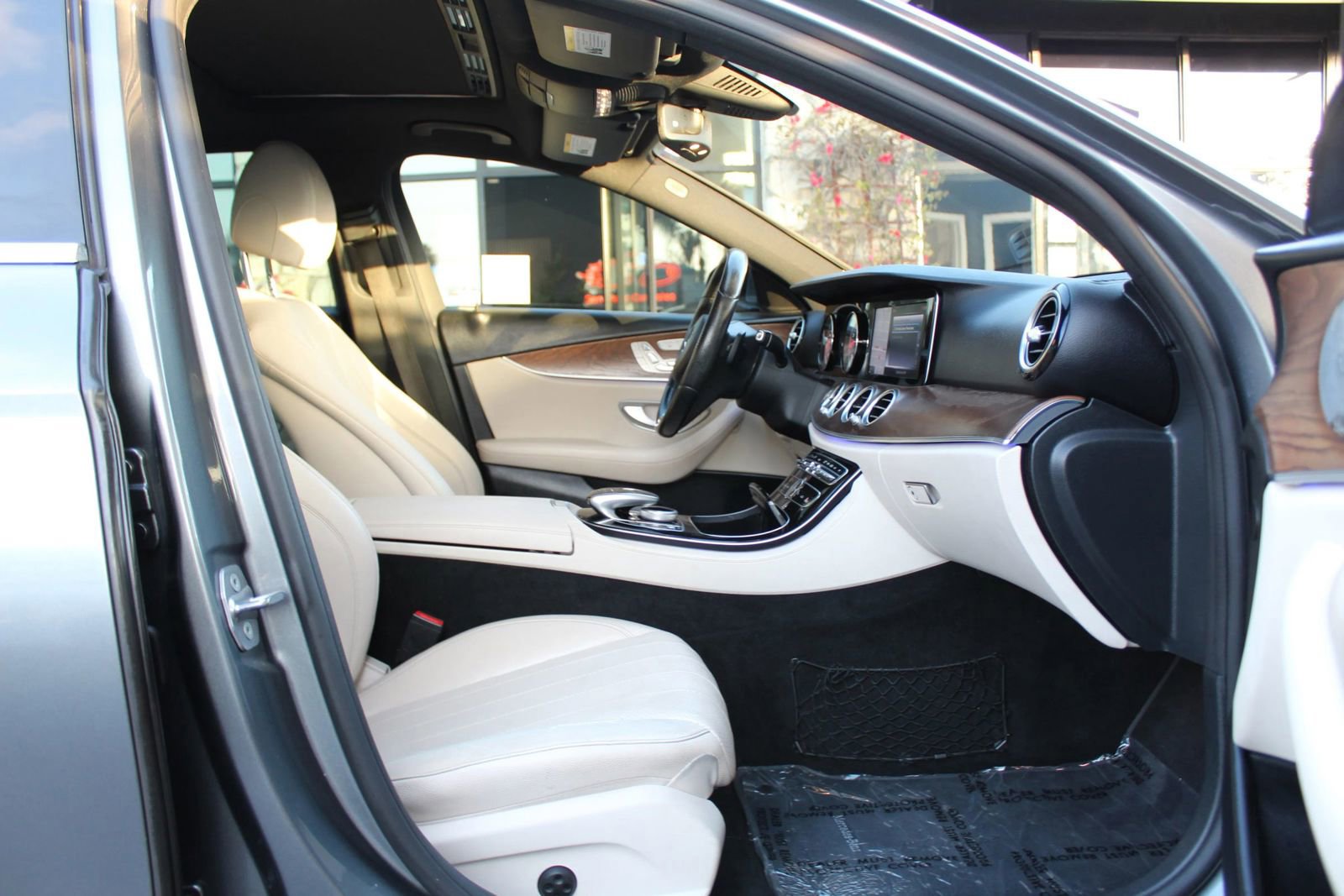 Used 2017 Mercedes-Benz E 300 image 10
