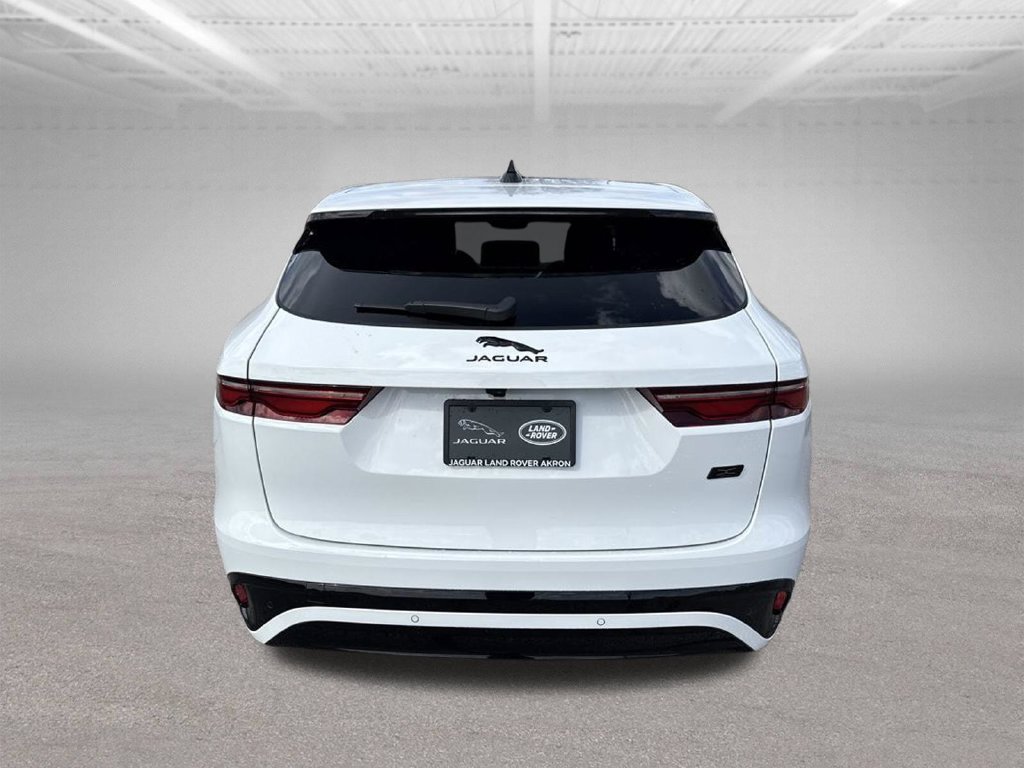 Certified 2026 Jaguar F-PACE R-Dynamic S AWD/4WD image 8