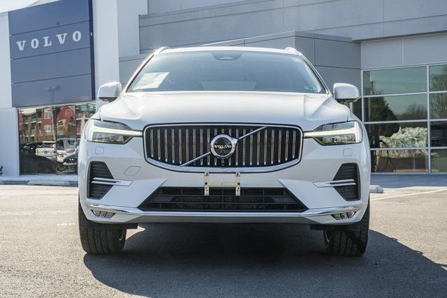 Used 2023 Volvo XC60 B5 Plus w/ Protection Package Premier image 2