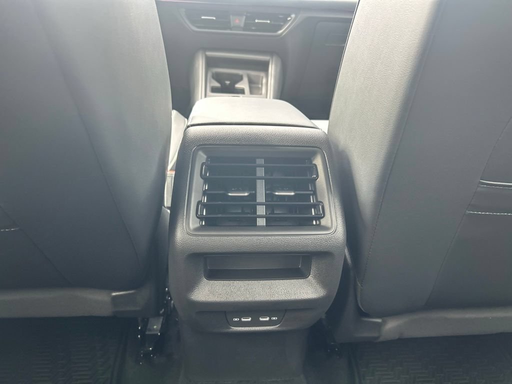 New 2026 Volkswagen Tiguan SE R-Line FWD image 48