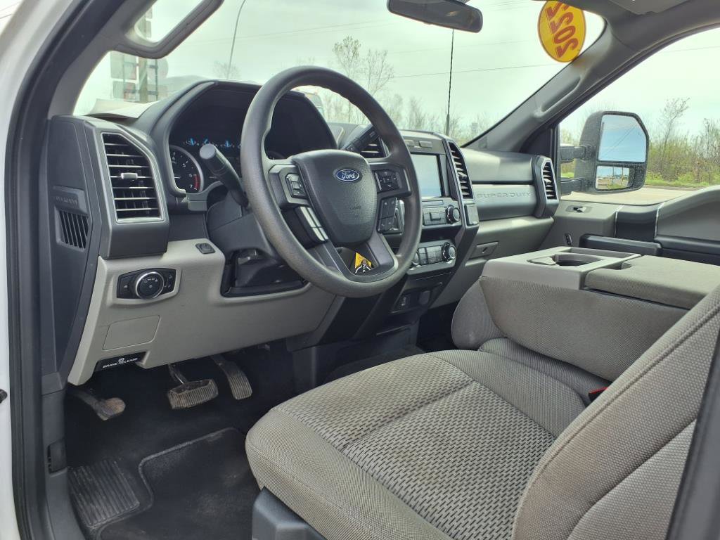 Used 2022 Ford F250 4x4 Regular Cab Super Duty image 9