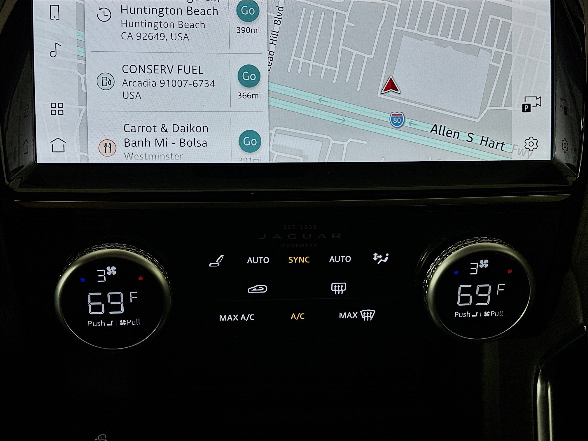 Used 2024 Jaguar E-PACE R-Dynamic SE image 23