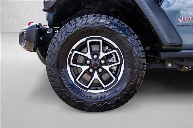 Used 2026 Jeep Wrangler Unlimited Rubicon AWD/4WD image 9