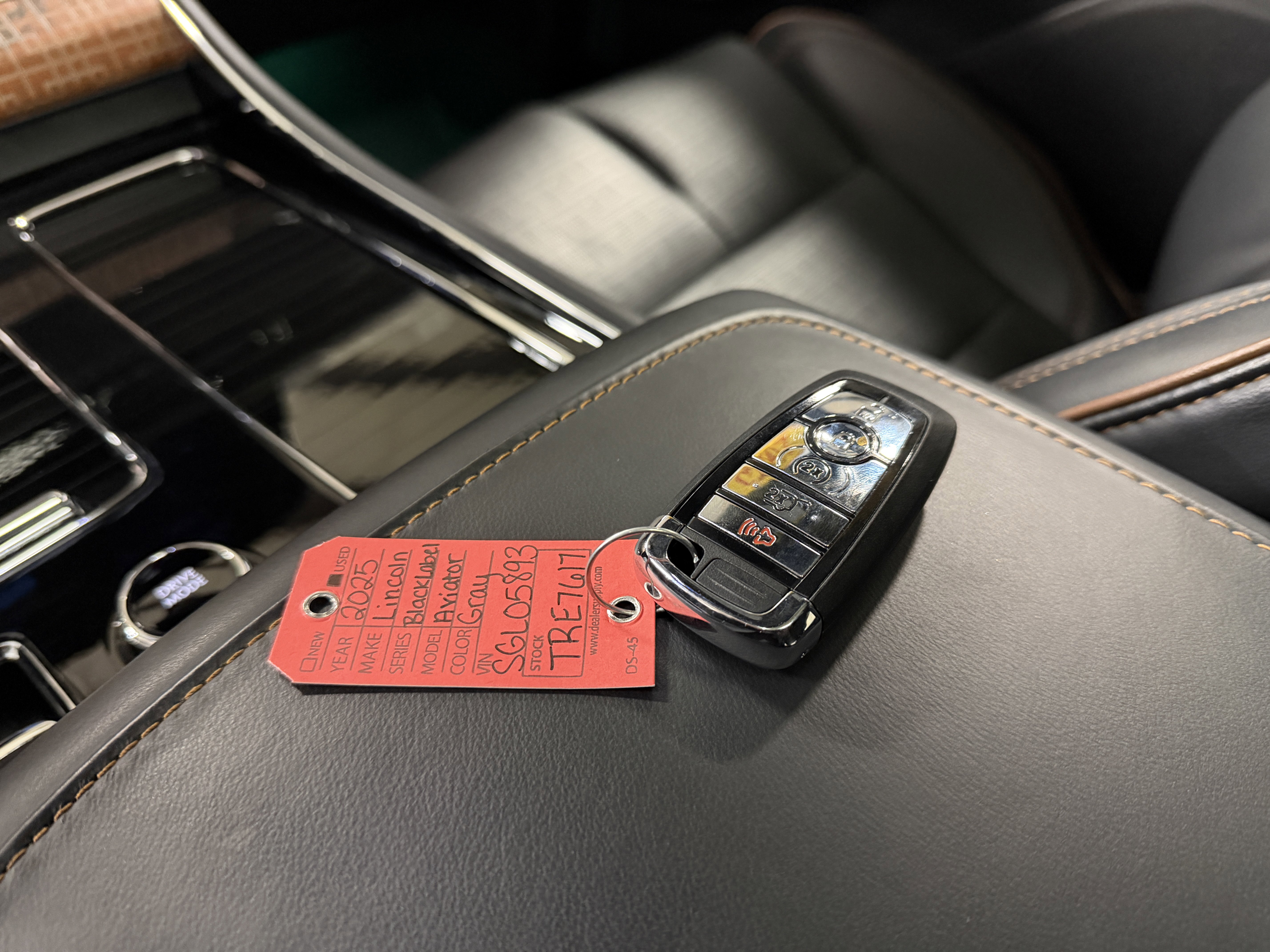 Used 2025 Lincoln Aviator Black Label w/ Black Label Special Edition image 13