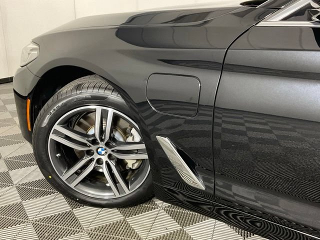 Used 2021 BMW 530e xDrive w/ Premium Package AWD/4WD image 34