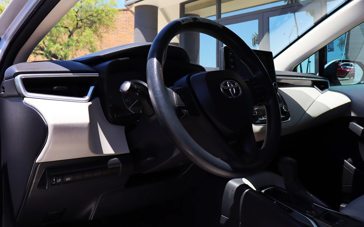 Used 2022 Toyota Corolla LE w/ Carpet Mat Package (TMS) FWD image 38