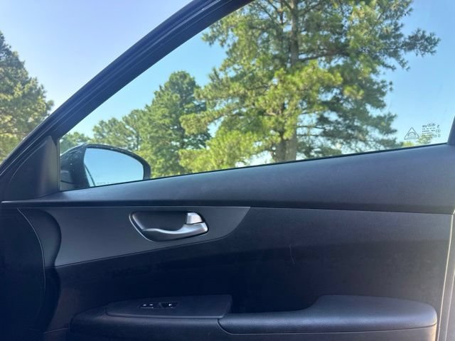 Used 2019 Kia Forte LXS FWD image 19