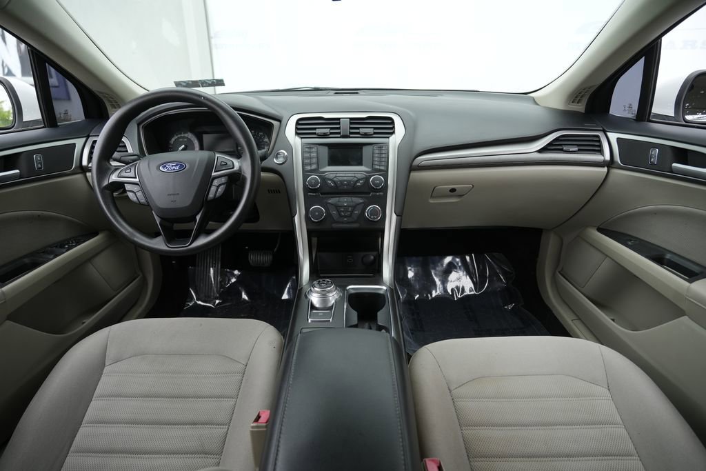 Used 2018 Ford Fusion SE FWD image 40
