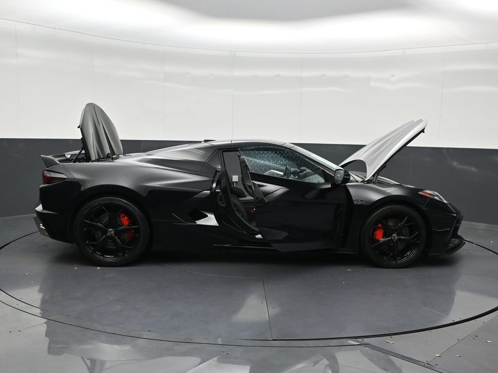 Used 2021 Chevrolet Corvette Stingray Premium Conv w/ Z51 Performance Package RWD image 31