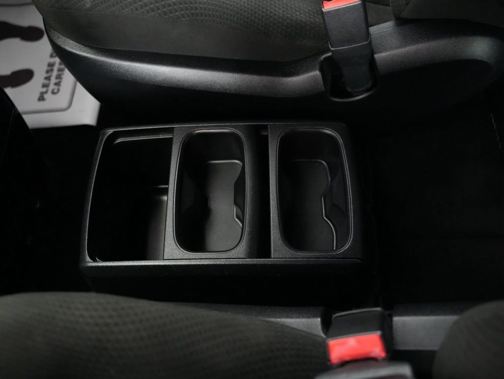 Used 2015 Dodge Grand Caravan SE image 23